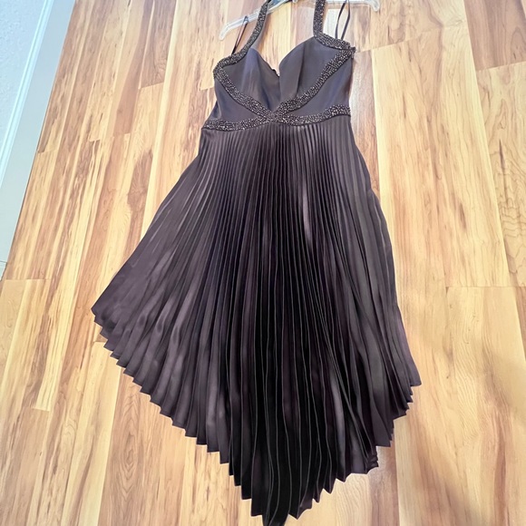 Evening gown by Laundry by Shelli Segal - Picture 5 of 13